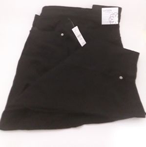 Catherines 30W Black "Sateen" Plus Capri